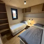 Mobile Aura, Village Twins Ferienhaus Pakoštane
