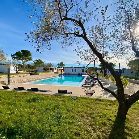 Mobile Aura, Village Twins